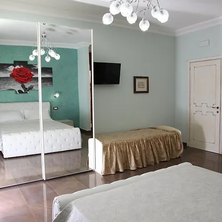 לינה וארוחת בוקר Palazzo Primavera פורטו צ'זראו