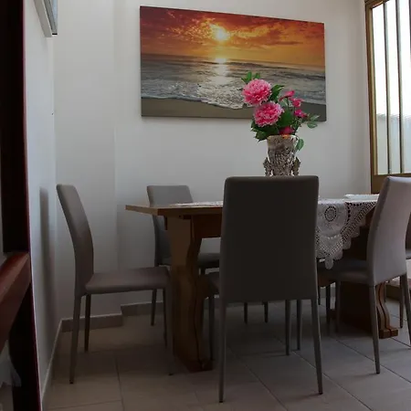 לינה וארוחת בוקר Palazzo Primavera 3*